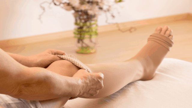 9 cách trị giãn tĩnh mạch chân tại nhà an toàn và hiệu quả • Hello Bacsi