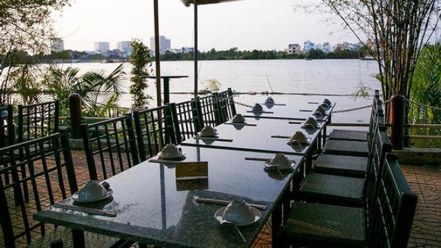 Nhà hàng bên sông Bình Thạnh